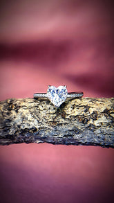 Heart Side Stone Ring