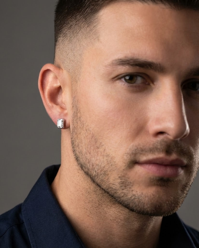 Noble Emerald Bezel Men's Earring (Single Piece)