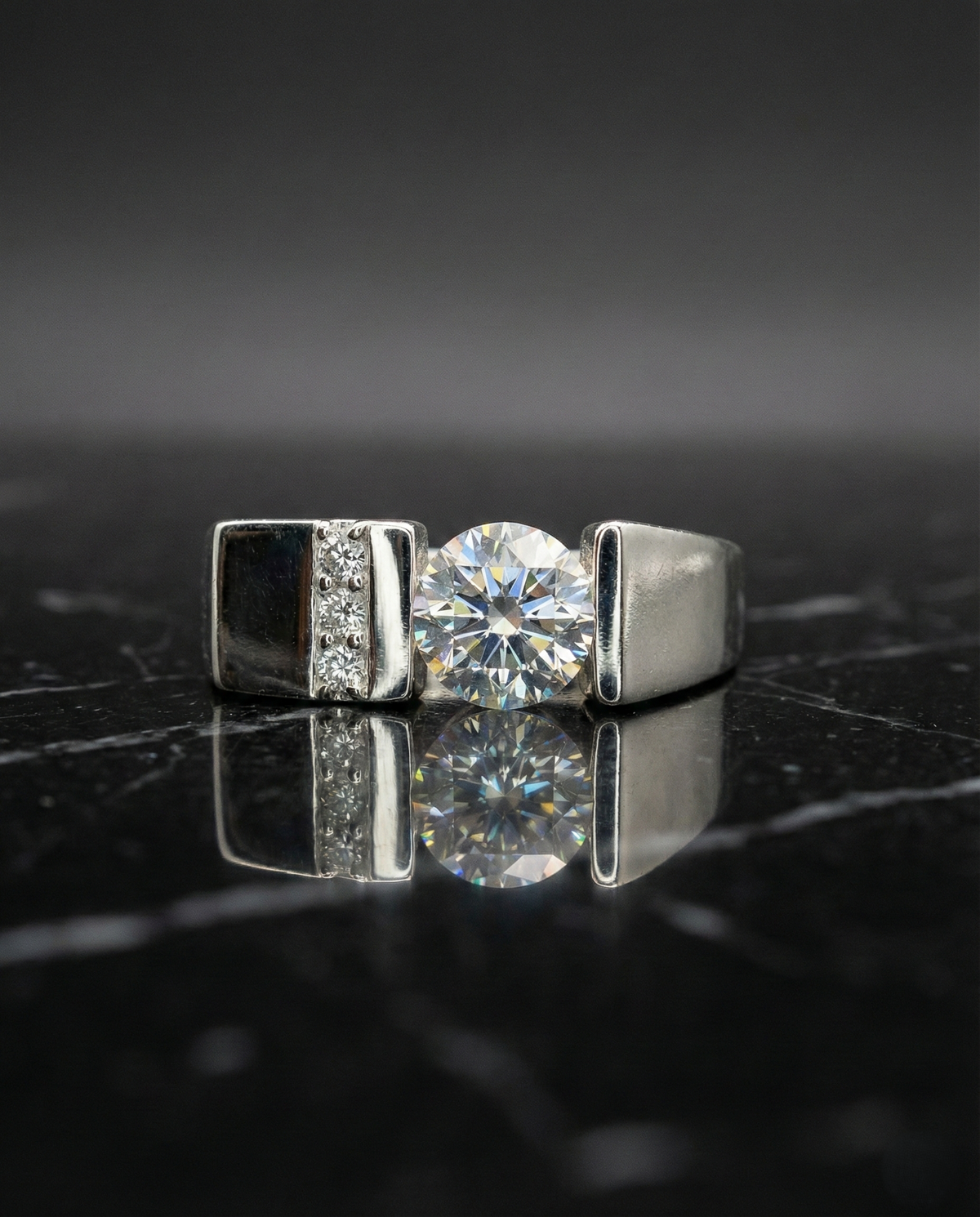 Urban Edge Round Men’s Ring