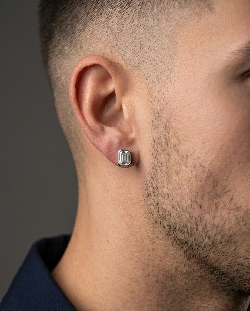 Noble Emerald Bezel Men's Earring (Single Piece)