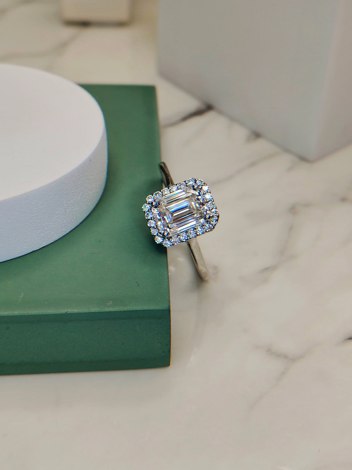 Halo Aura Emerald Ring