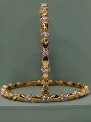 Pristine Curve Bangle