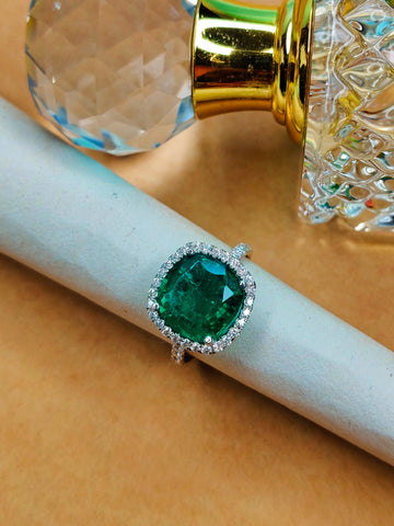 Grandeur Cushion Halo