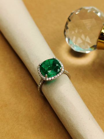 Grandeur Cushion Halo