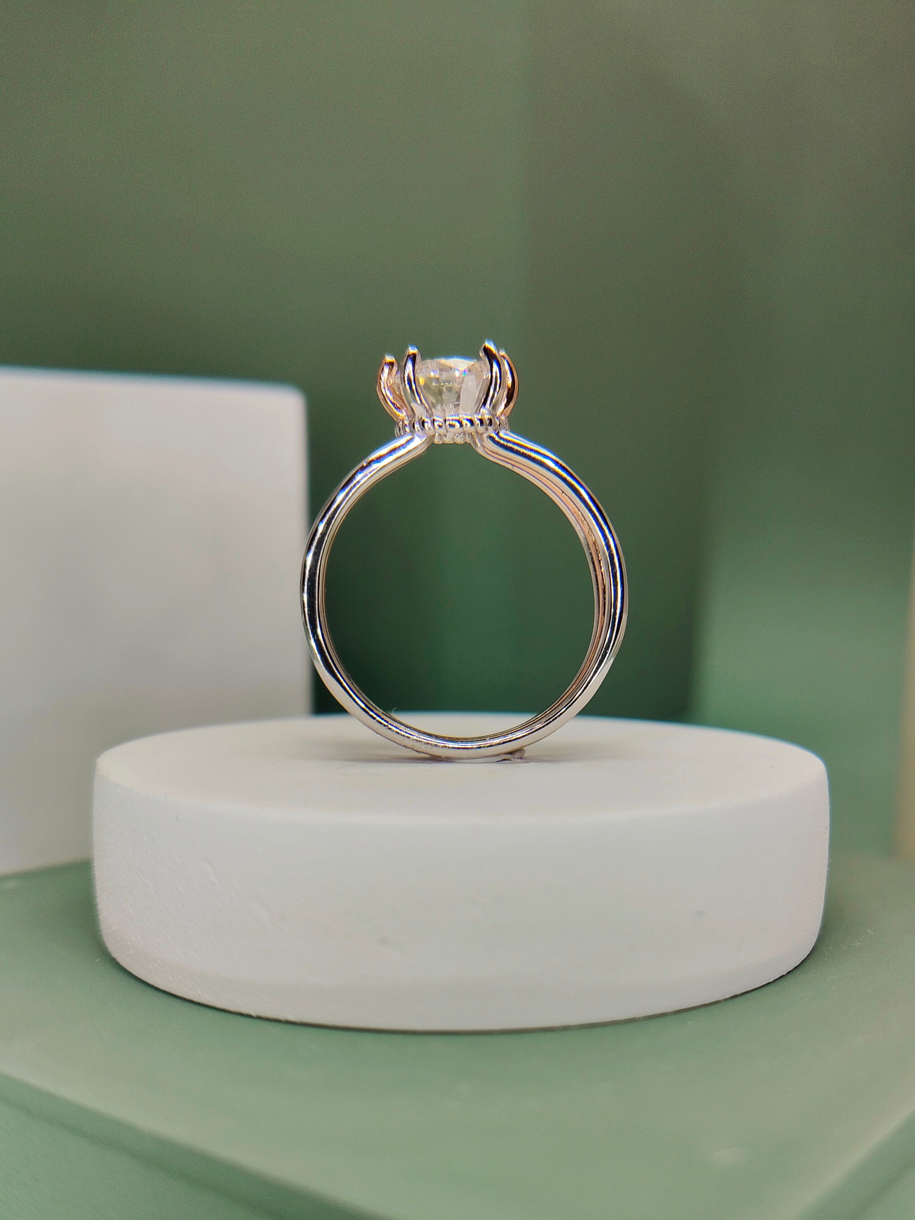 Radiant Gold Lining Circle