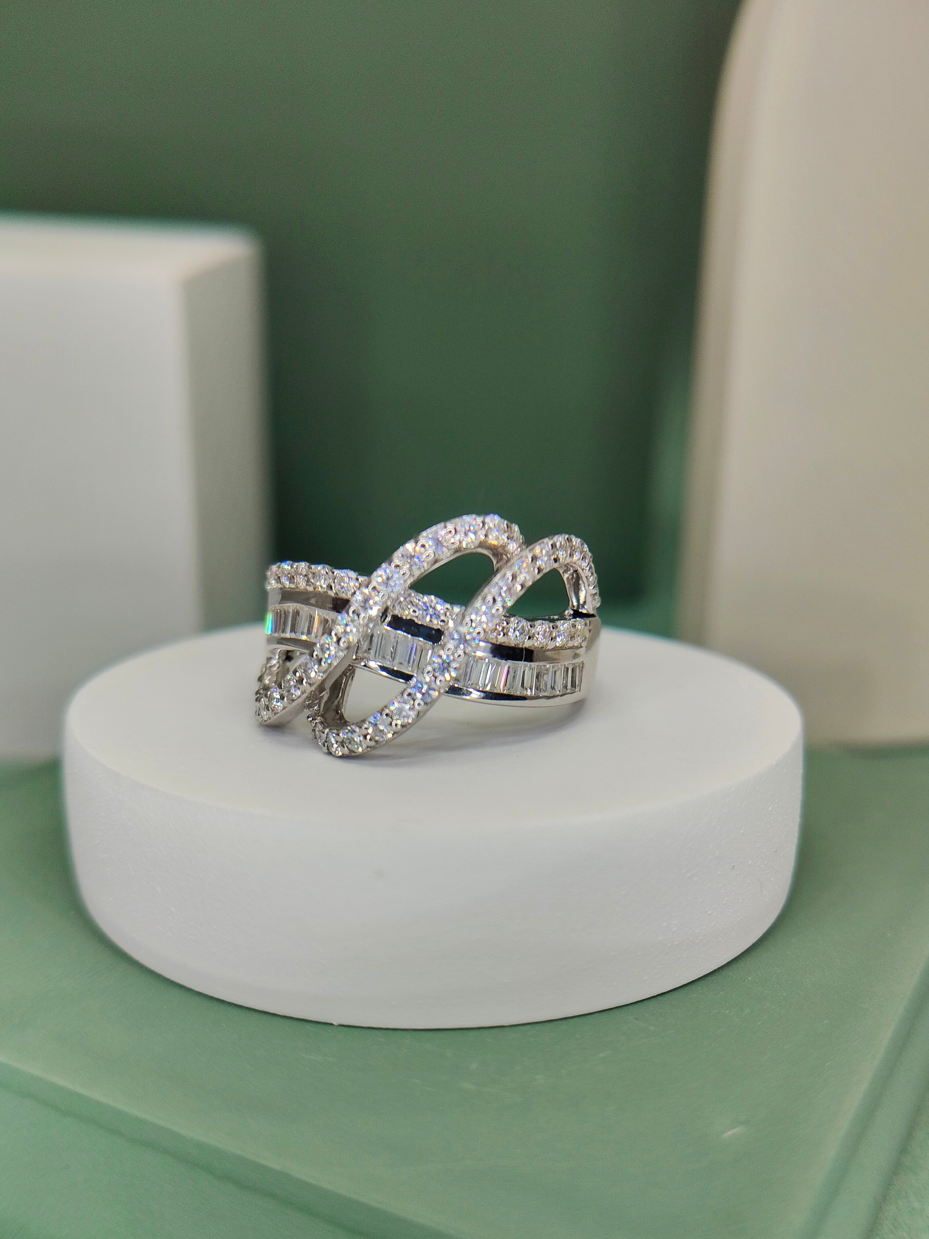 Twisted Elegance Moissanite