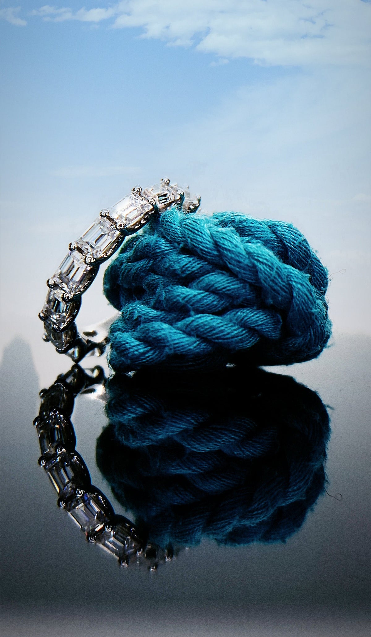 Emerald Eternity Ring – product view 2