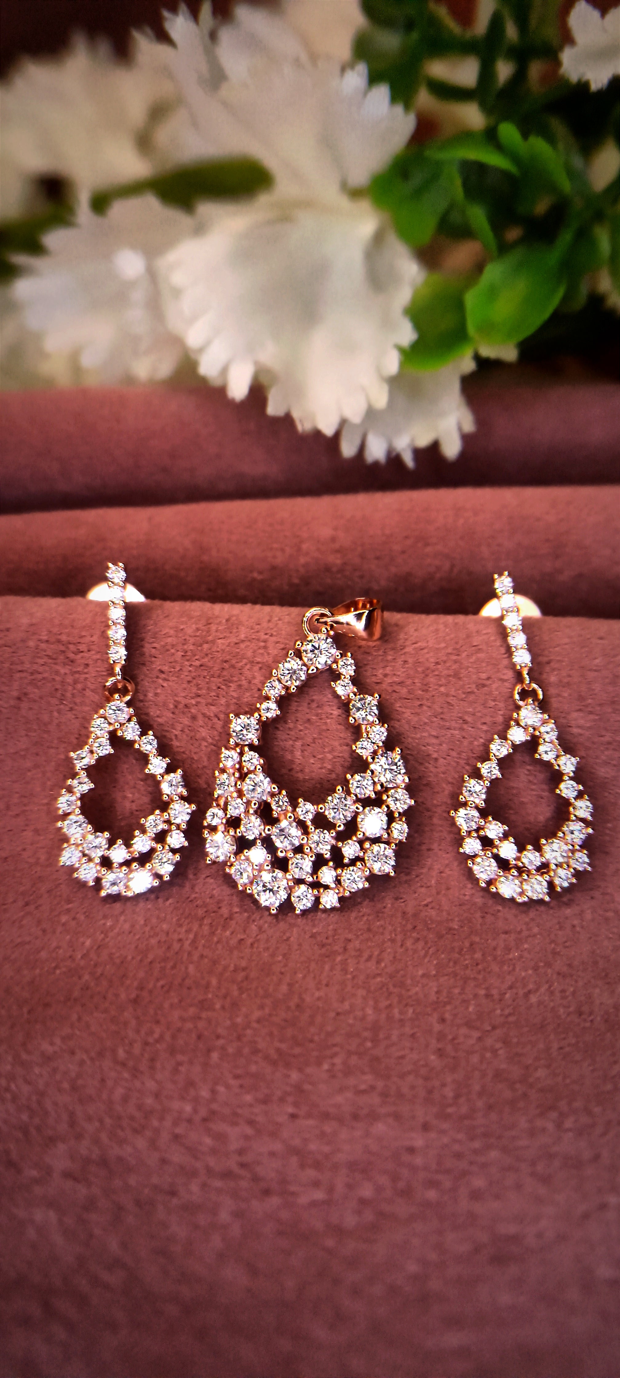 Chic Rose Gold Pendant Set