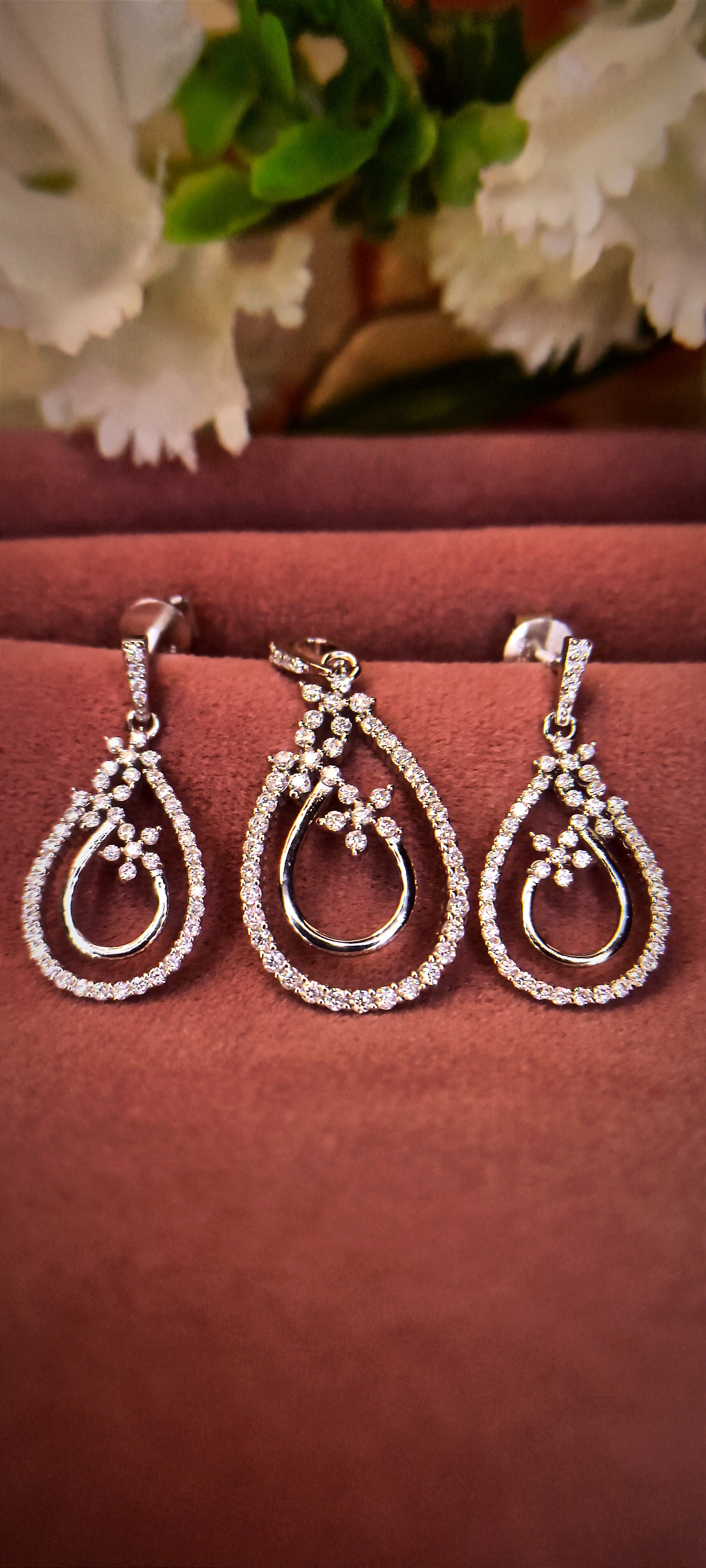 Floral Concentric Pendant Set