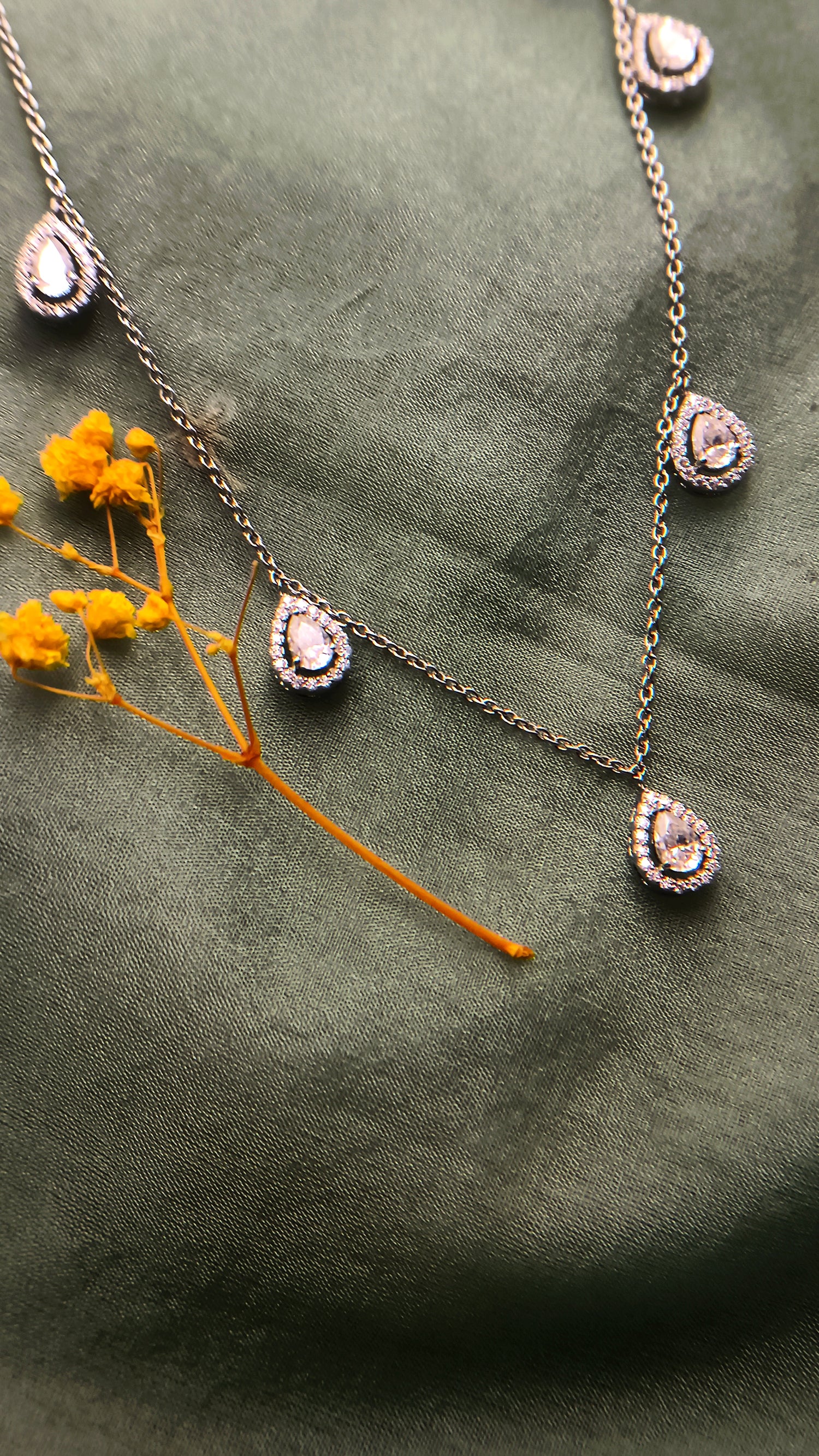 5 Pears Drop Necklace