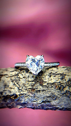 Heart Side Stone Ring