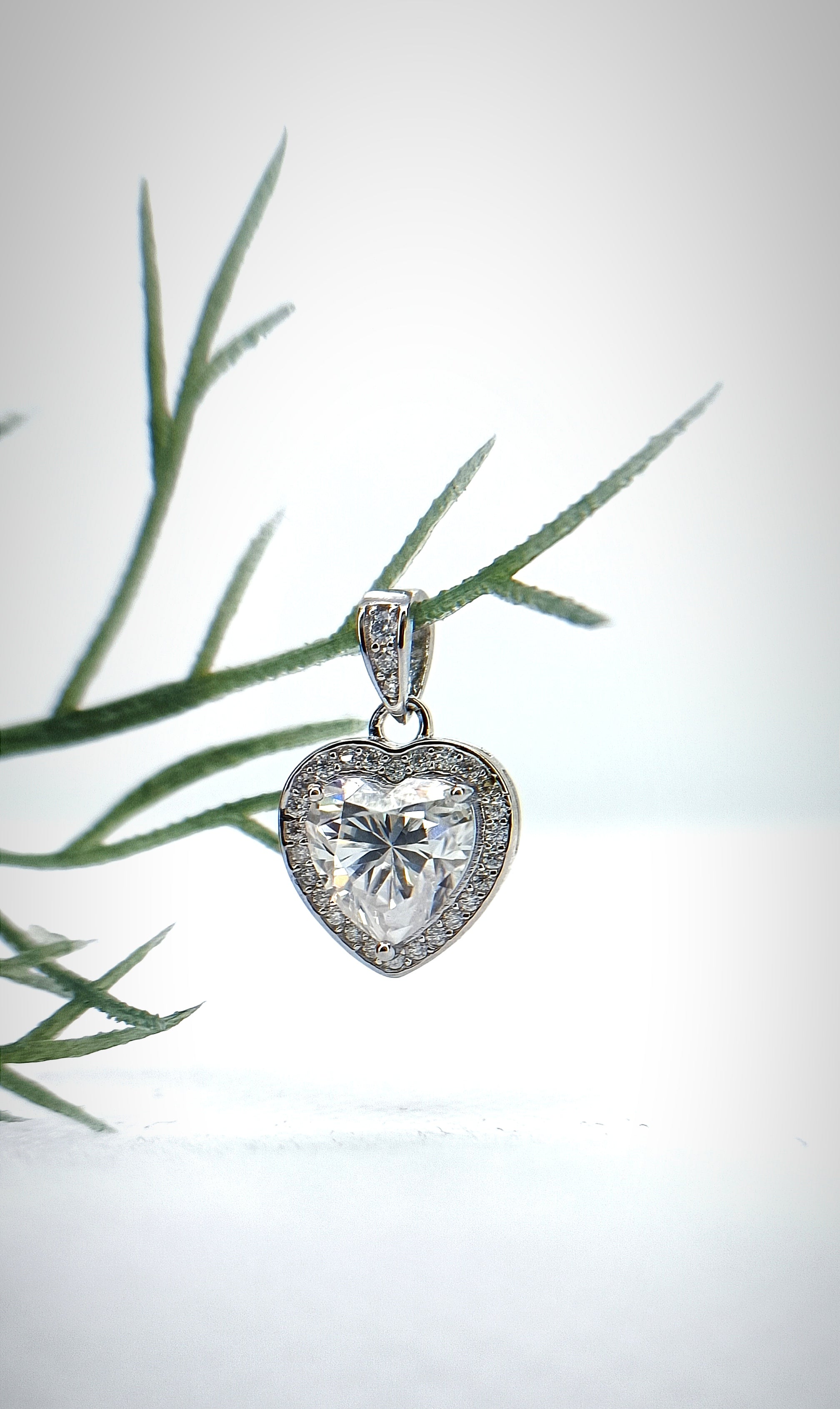 Halo heartbeat pendant