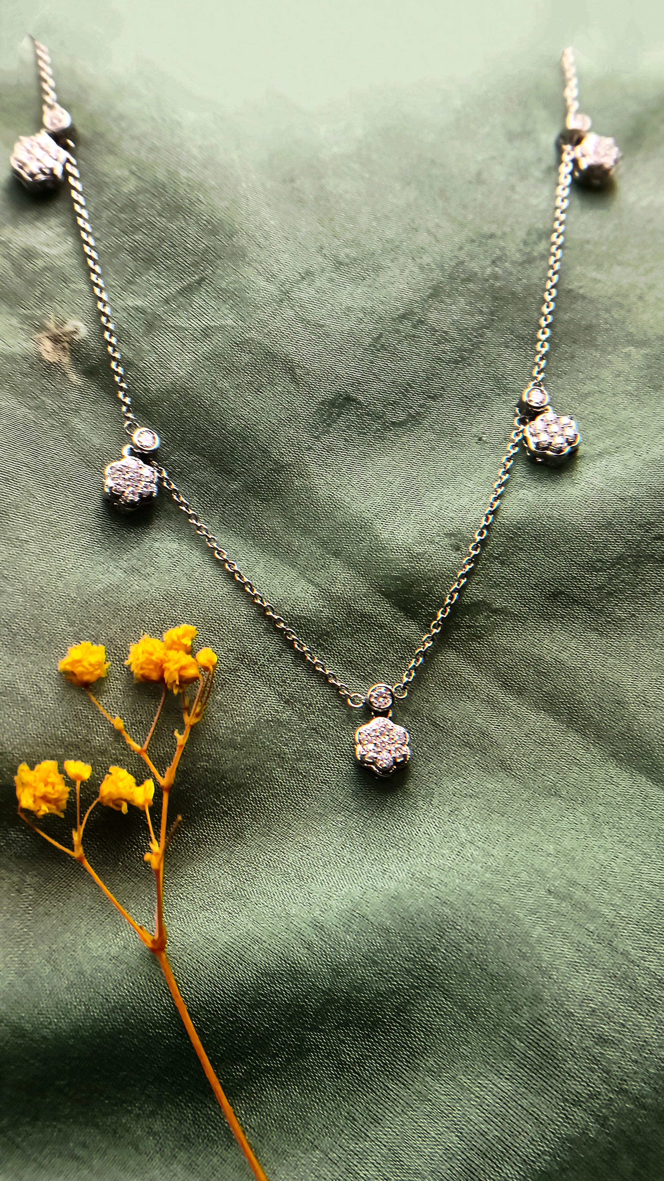 7 stone flower 5 piece necklace