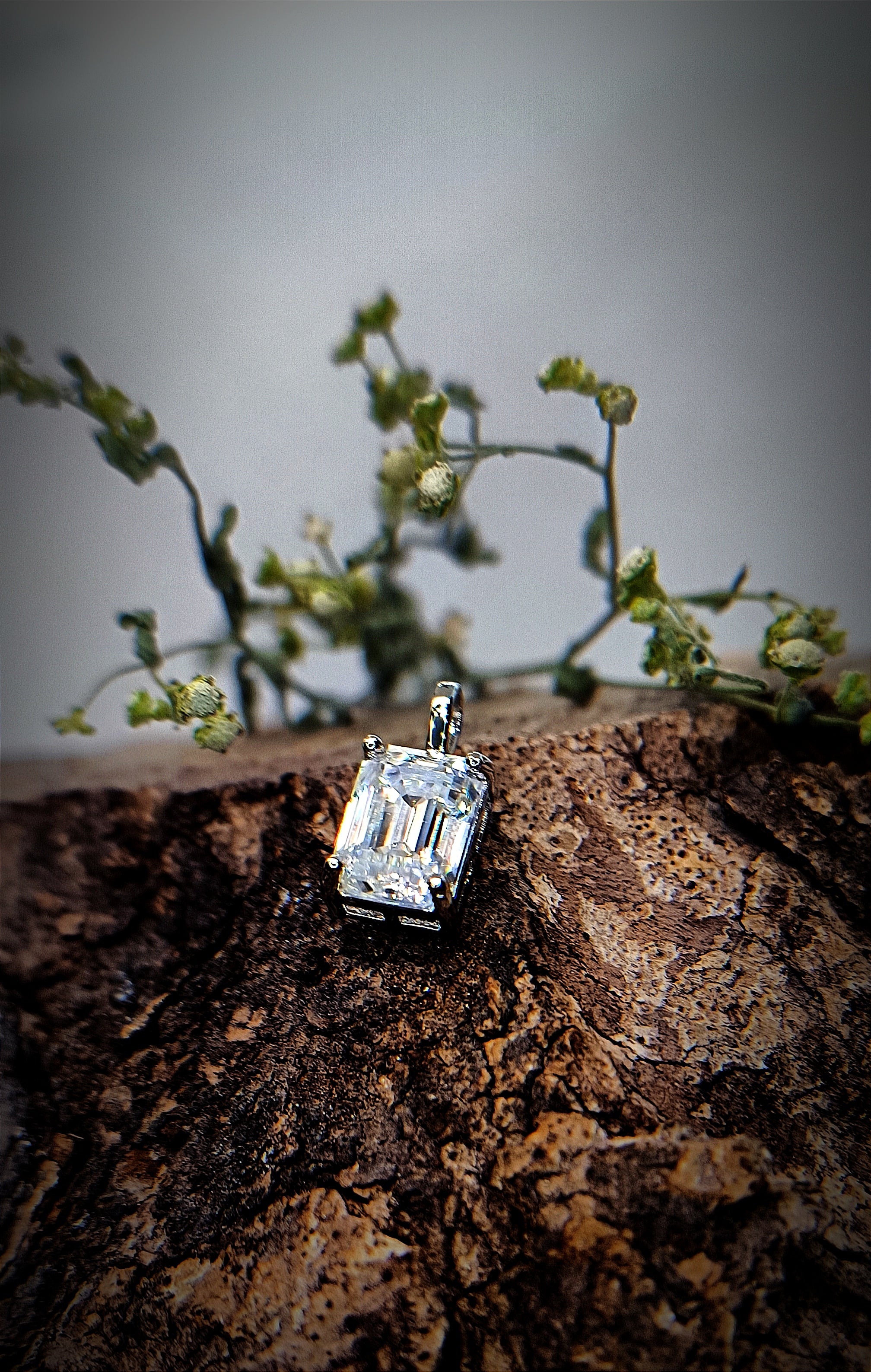 Classic Emerald Solitaire Pendant