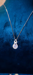 Chic Solitaire Centerpiece Pendant