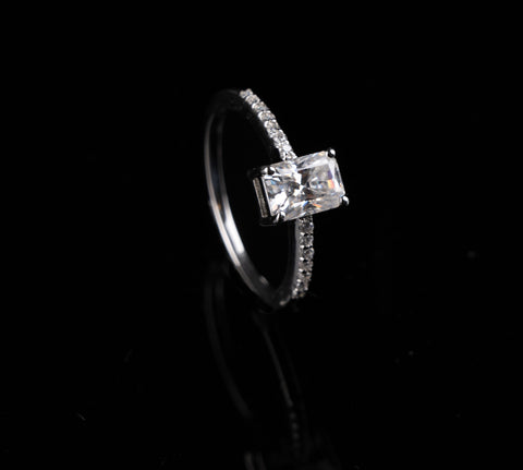 Bold Radiant Side Band Ring