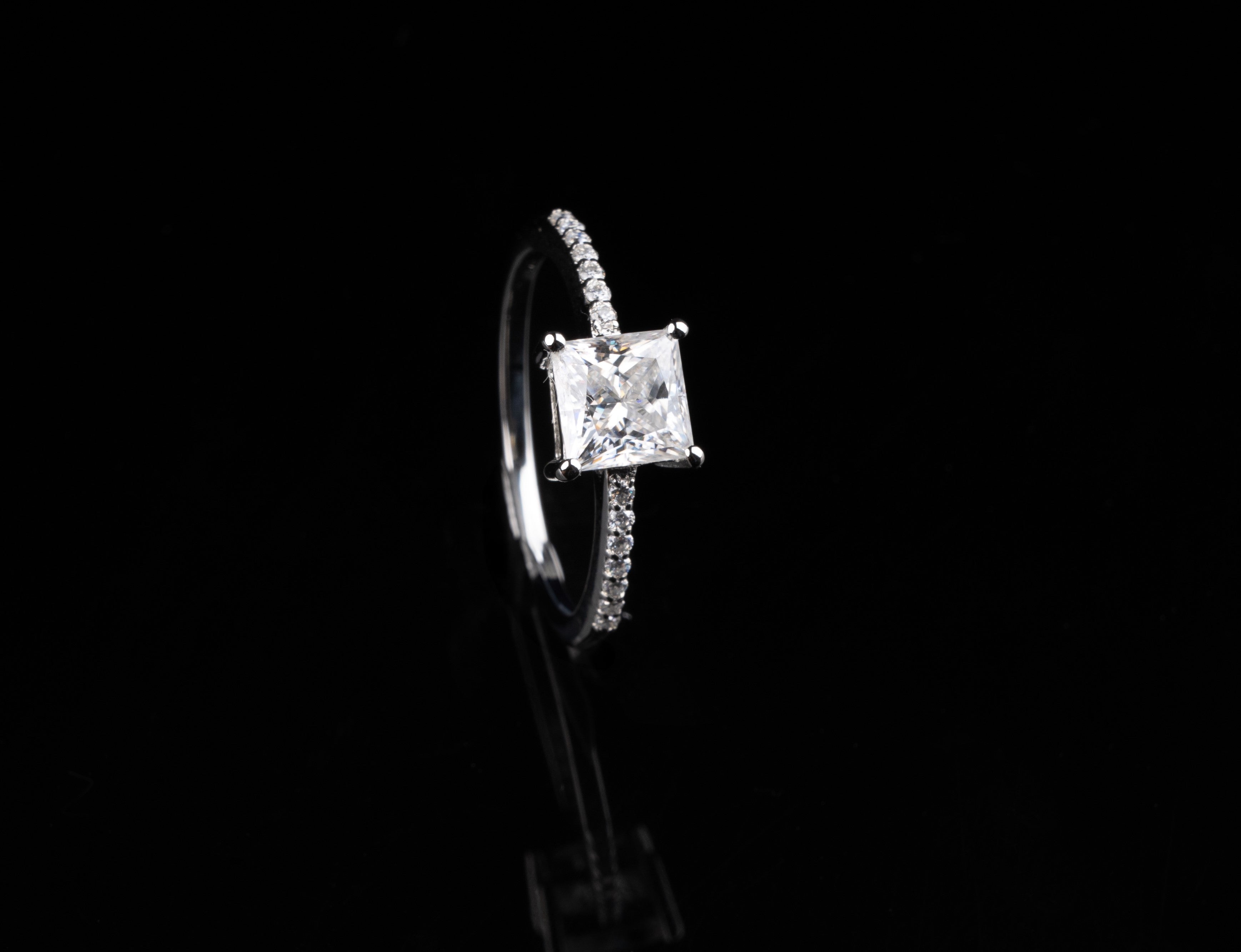 Bold Princess Side Band Ring