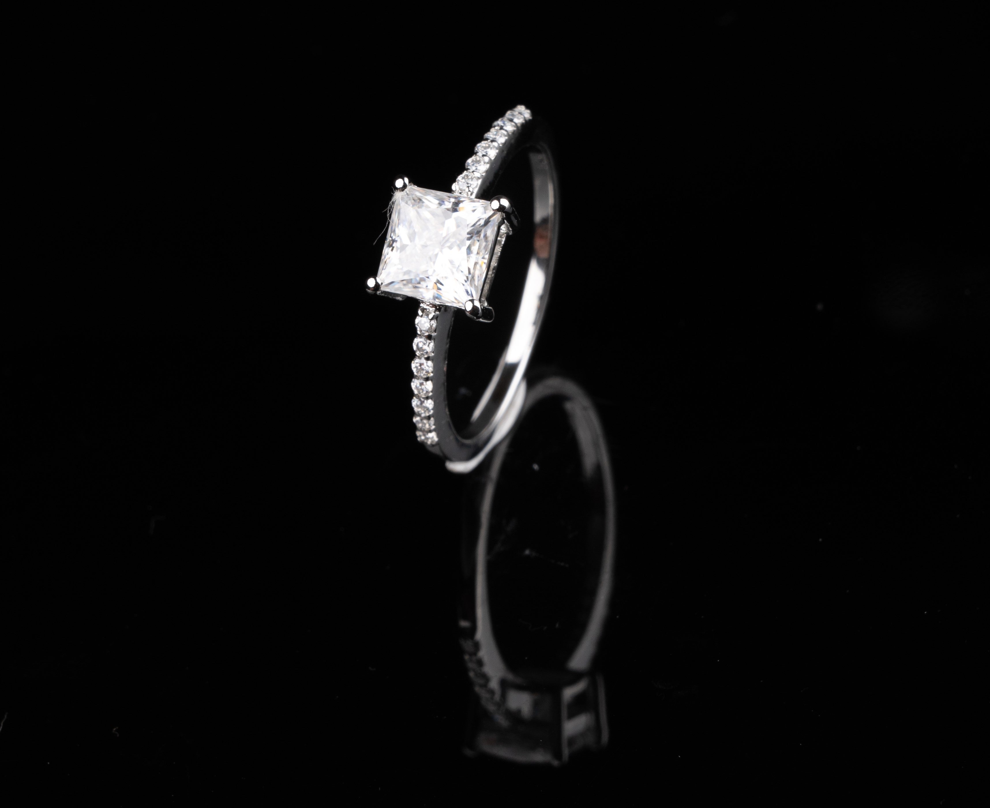 Bold Princess Side Band Ring