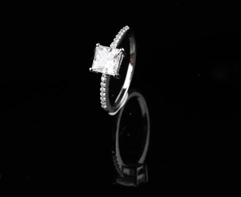 Bold Princess Side Band Ring