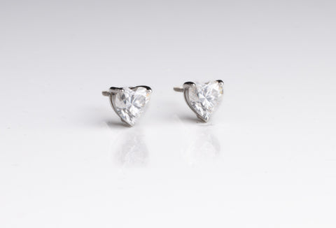 Evergreen Heart Solitaire Earrings