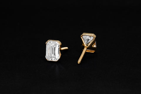 V Bezel Emerald Gold  Earrings