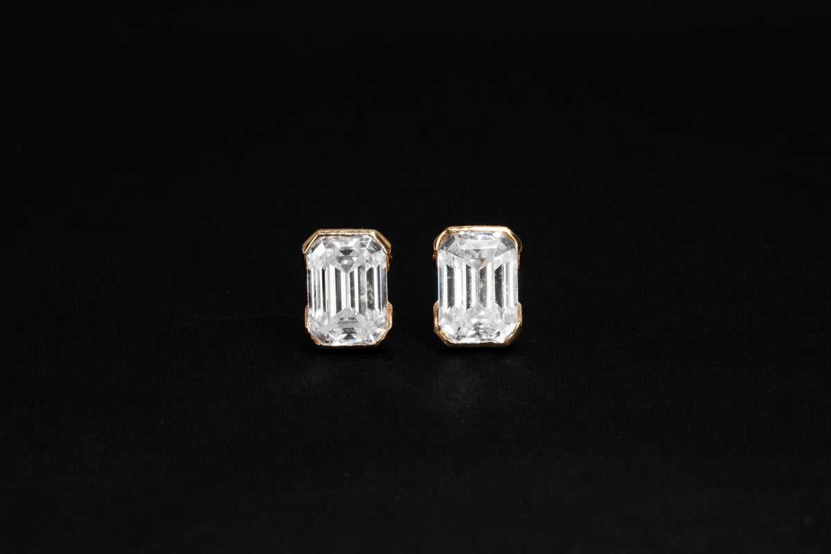 V Bezel Emerald Gold  Earrings