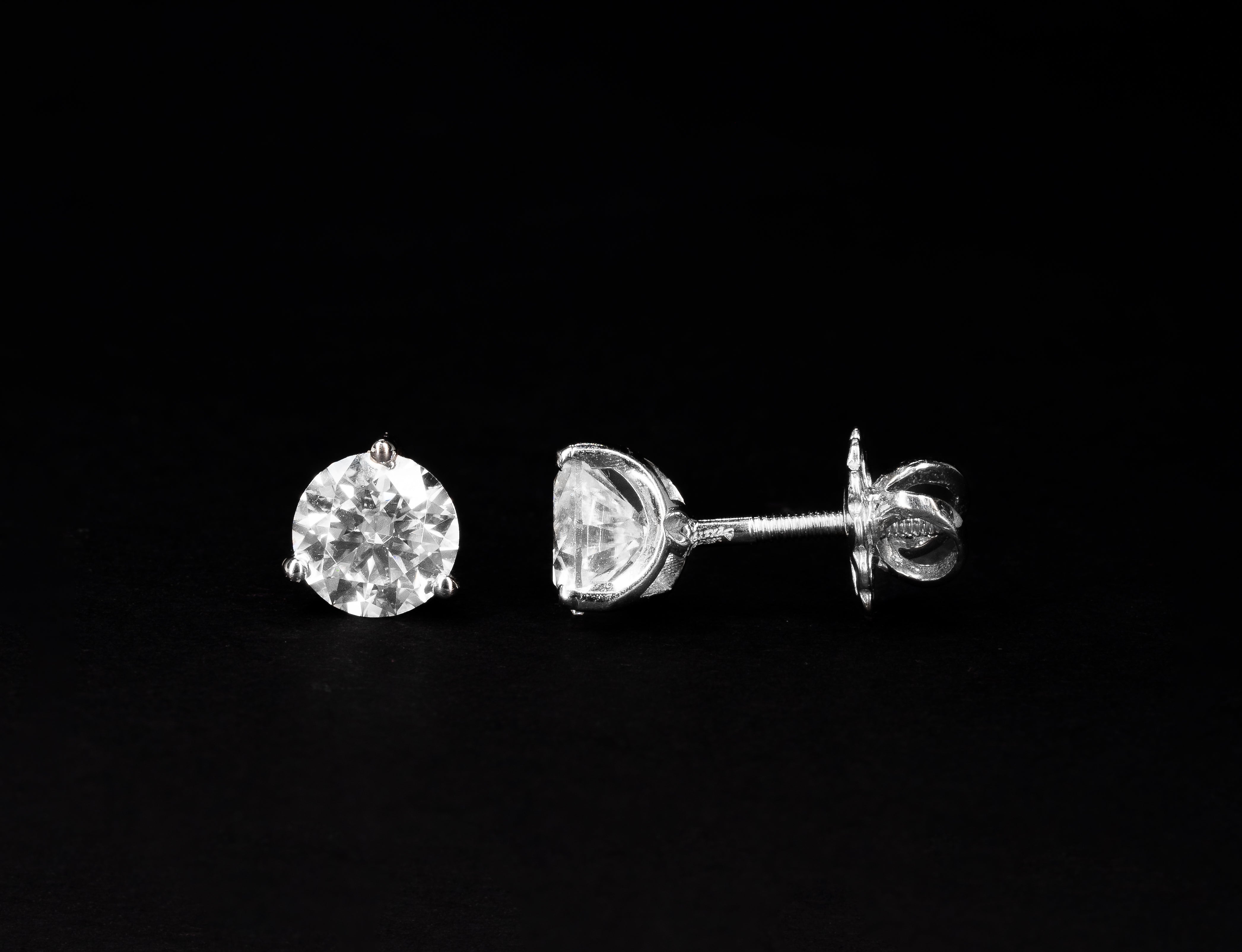 White Prong Round Studs