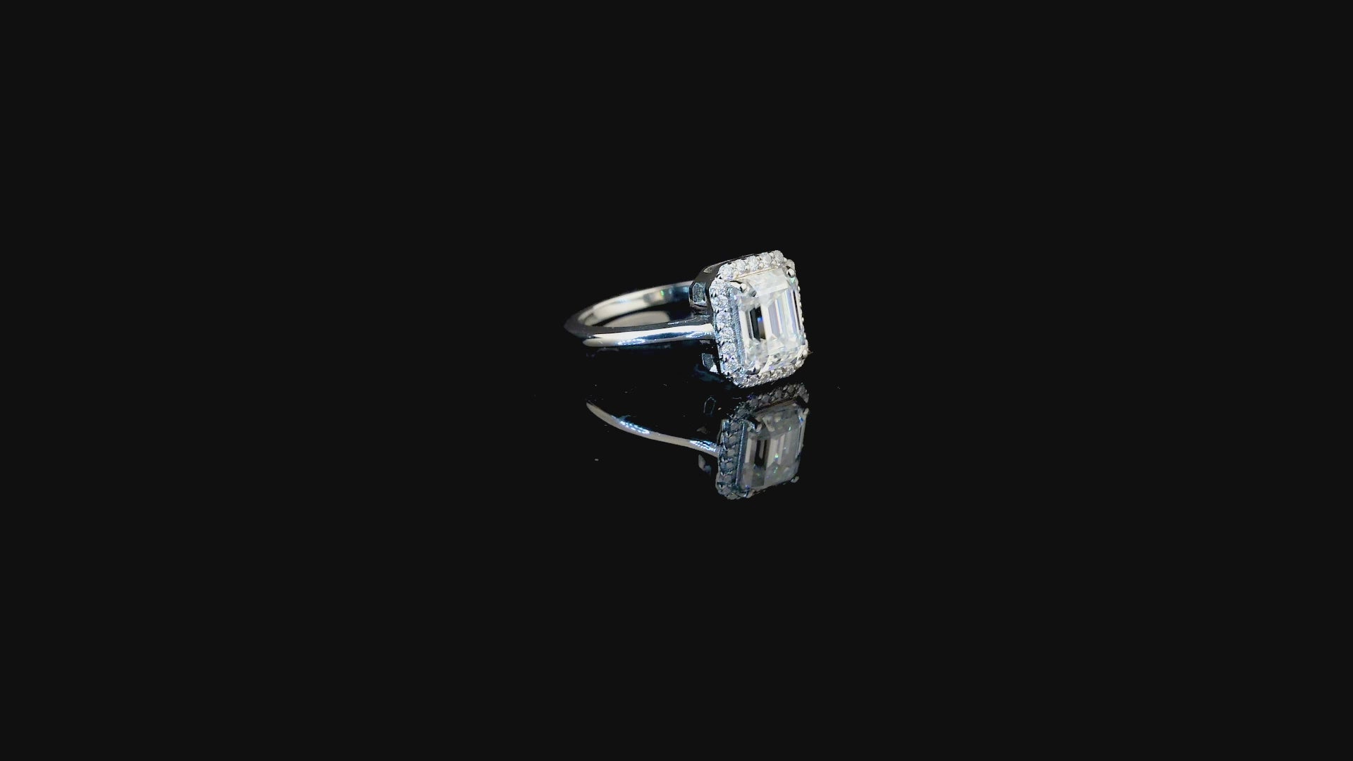 Imperial Emerald Halo Ring