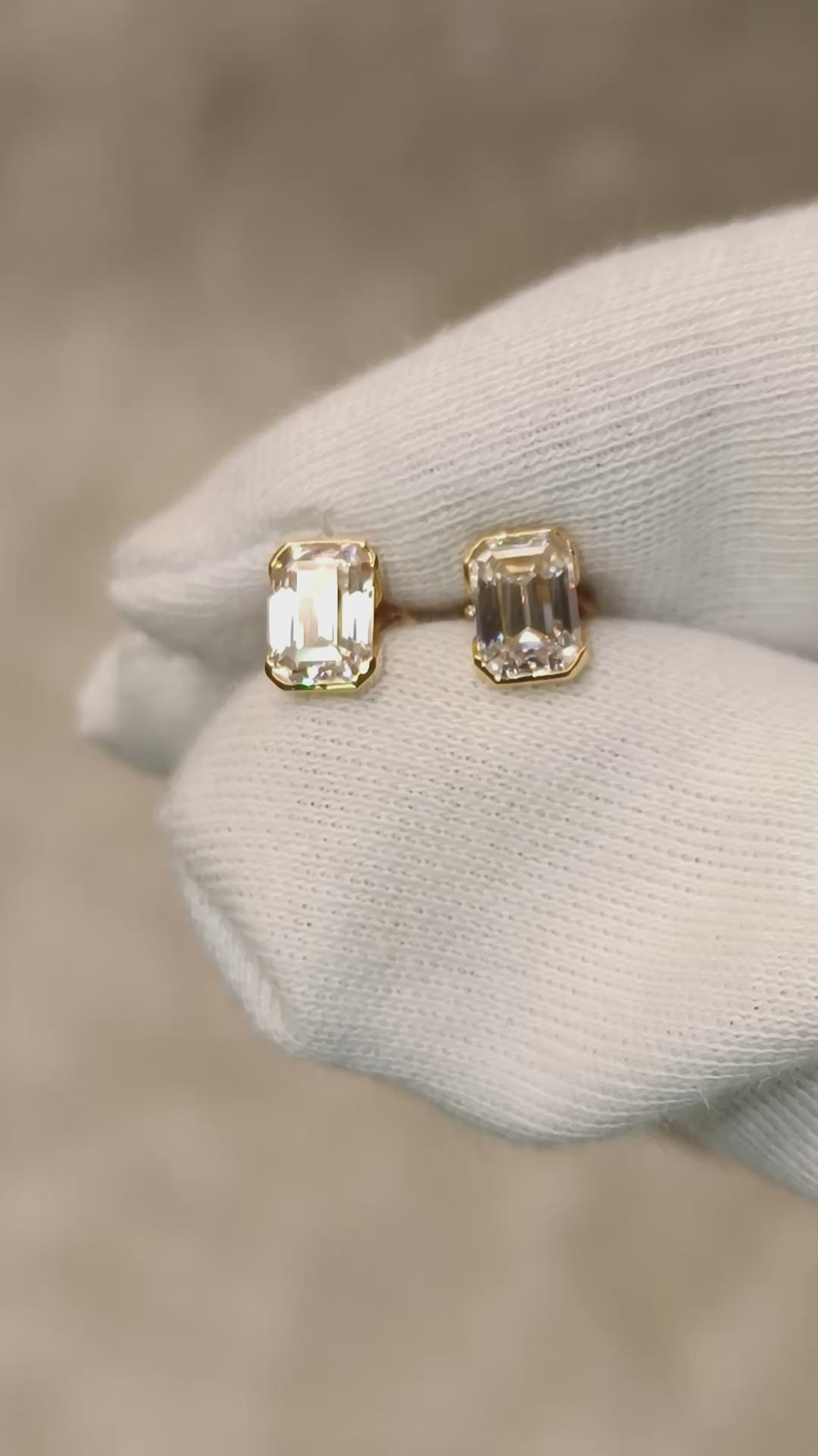 V Bezel Emerald Gold  Earrings