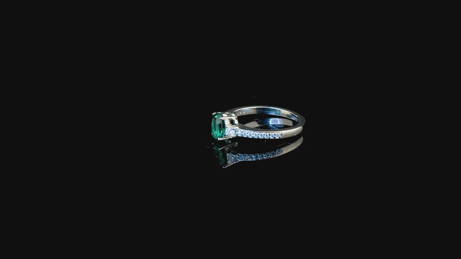 Timeless Emerald Oval