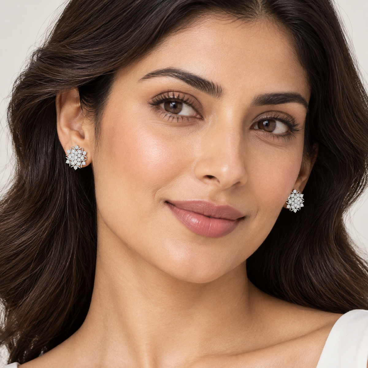 Royal Emblem Earrings – product view 3